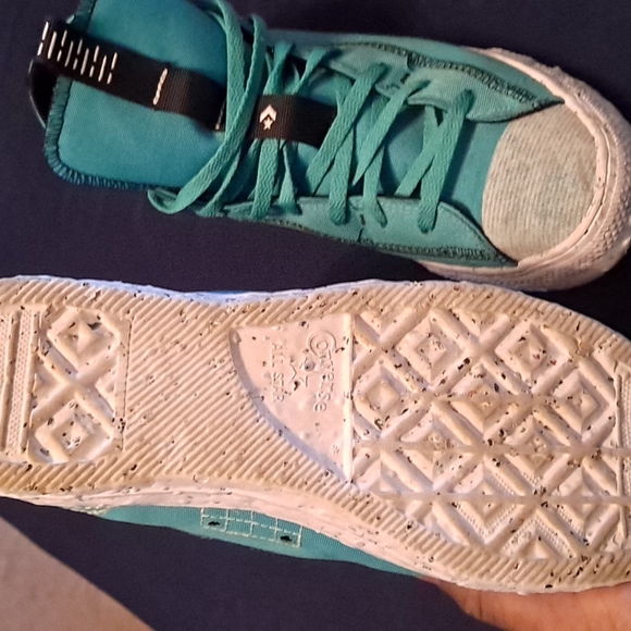 Converse - Picture 3 of 4